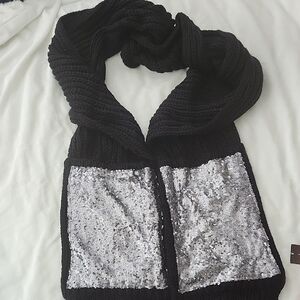 Elegant Black and Silver Knit Pocket Scarf